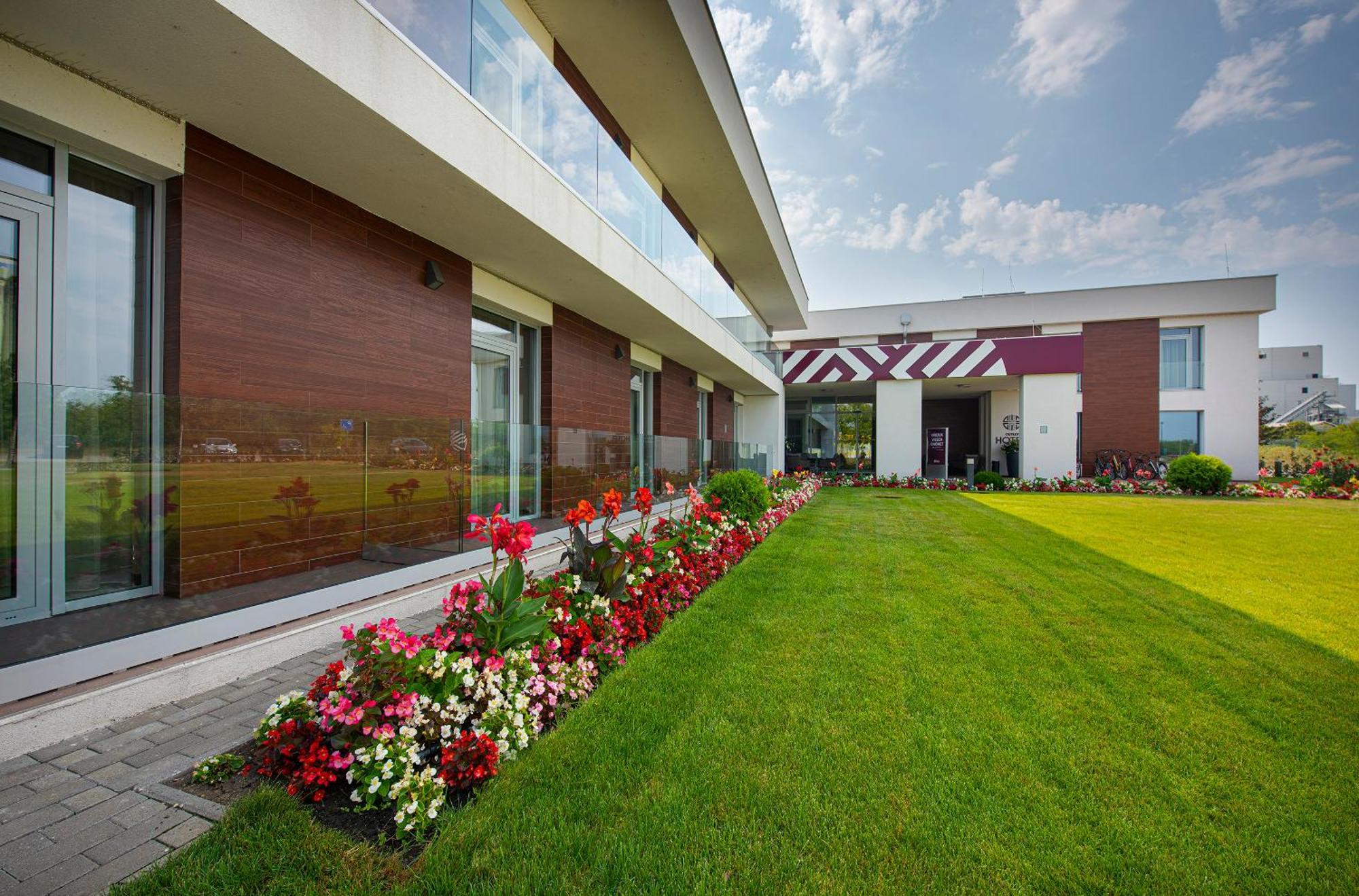 Outlet Hotel Polgar Экстерьер фото
